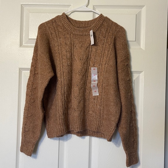 Old Navy Women's Sweater NWT - Picture 1 of 6